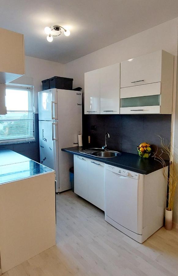 Apartman Near Fazana-500 From The Sea Fažana Exterior foto