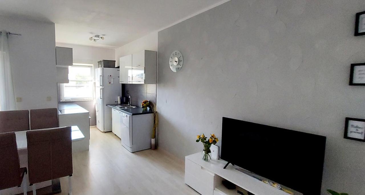Apartman Near Fazana-500 From The Sea Fažana Exterior foto